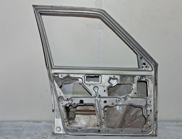 PORTA DIANTEIRA ESQUERDA FIAT UNO 2004 A 2013 COM DETALHE ESQUERDO PRATEADO