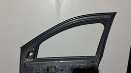 PORTA DIANTEIRA DIREITA RENAULT SANDERO2010 A 2020 COM FURO DIREITO PRETO