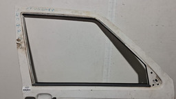 PORTA DIANTEIRA DIREITA FIAT UNO 1984 A 2003 COM DETALHE DIREITO PRATEADO