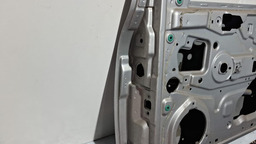 PORTA DIANTEIRA DIREITA FIAT UNO VIVACE 2010 A 2014 DIREITO PRATEADO