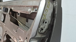 PORTA DIANTEIRA DIREITA FIAT UNO 2004 A 2013 COM DETALHE DIREITO PRATEADO