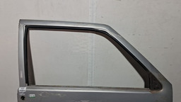 PORTA DIANTEIRA DIREITA FIAT UNO 2004 A 2013 2 PTS C/DETALHE DIREITO PRATEADO