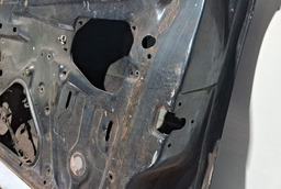 PORTA DIANTEIRA DIREITA GM VECTRA 1999 A 2005 COM DETALHE DIREITO PRETO