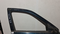 PORTA DIANTEIRA DIREITA GM VECTRA 1999 A 2005 COM DETALHE DIREITO PRETO