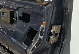 PORTA DIANTEIRA DIREITA VW SANTANA 1998 A 2006 COM DETALHE PRETO