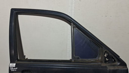 PORTA DIANTEIRA DIREITA VW SANTANA 1998 A 2006 COM DETALHE PRETO