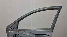 PORTA DIANTEIRA DIREITA GM CELTA 2000 A 2016 COM DETALHE DIREITO PRATEADO