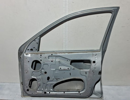 PORTA DIANTEIRA DIREITA GM CELTA 2000 A 2016 COM DETALHE DIREITO PRATEADO