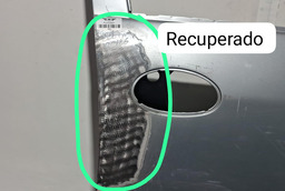 PORTA DIANTEIRA DIREITA GM CELTA 2000 A 2016 COM DETALHE DIREITO PRATEADO