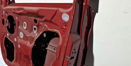 PORTA DIANTEIRA DIREITA  FORD KA 2015 A 2021 COM DETALHE VERMELHO