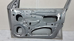 PORTA DIANTEIRA DIREITA GM CORSA CLASSIC 1994 A 2016  DIREITO PRATEADO