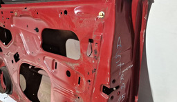 PORTA DIANTEIRA DIREITA GM ASTRA 1993 A 1997 COM DETALHE DIREITO VERMELHO