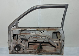 PORTA DIANTEIRA DIREITA FORD FIESTA 1996 A 2013 COM DETALHE DIREITO PRATEADO