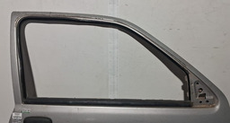 PORTA DIANTEIRA DIREITA FORD FIESTA 1996 A 2013 COM DETALHE DIREITO PRATEADO