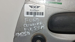 PORTA DIANTEIRA DIREITA FORD FIESTA 1996 A 2013 COM DETALHE DIREITO PRATEADO