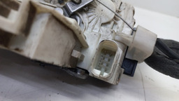 FECHADURA TRASEIRA DIREITA MERCEDES SPRINTER 417 2023 2024