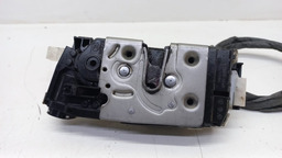 FECHADURA TRASEIRA DIREITA MERCEDES SPRINTER 417 2023 2024