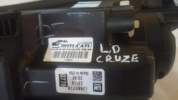 FAROL DIREITO CRUZE 2017 2018 A 2023 COM DETALHE 