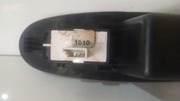 BOTÃO VIDRO TRASEIRO DIREITO FIAT UNO 1.0 2010 A 2020