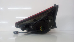 LANTERNA TRASEIRA DIREITA TRACKER 2020 A 2025 (CANTO) C/LED