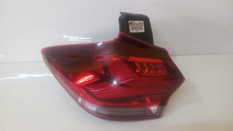 LANTERNA TRASEIRA ESQUERDA TRACKER 2020 A 2025 (CANTO) C/LED