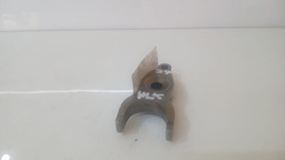 TRAVA BICO INJETOR TOYOTA HILUX  3.0 2005 A 2015 (1)