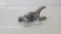 TRAVA BICO INJETOR TOYOTA HILUX  3.0 2005 A 2015