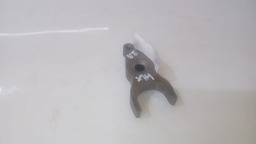 TRAVA BICO INJETOR TOYOTA HILUX  3.0 2005 A 2015 (3)