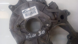 TAMPA FRONTAL MOTOR BOMBA ÓLEO TOYOTA HILUX 3.0 2005 A 2015