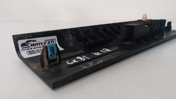 SOLEIRA DA PORTA TRASEIRA DIREITA FORD RANGER 2017 A 2023