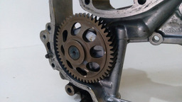 TAMPA FRONTAL BOMBA ÓLEO TOYOTA HILUX 3.0 2006 A 2016 (5)