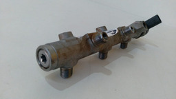 FLAUTA DIREITA DO BICO INJETOR VW AMAROK 3.0 V6 2019 A 2024