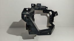 SUPORTE FAROL ESQUERDO FIAT TORO 2016 2017 2018 2019 2020