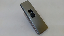 BOTÃO MOLDURA DIANTEIRO DIREITO NISSAN FRONTIER 2008 A 2015