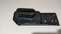 SUPORTE DIREITO PARACHOQUE RADIADOR IVECO DAILY 2008 A 2016