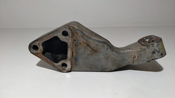 SUPORTE DIANTEIRO DIREITO DO MOTOR MWM CONSTELLATION 13.180