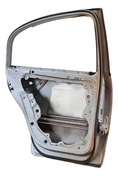 PORTA TRASEIRA ESQUERDA POLO SEDAN 2003 A 2014 C/DETALHE
