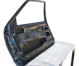 PORTA DIANTEIRA DIREITA VW VOYAGEM 1982 A 1995 DIREITO PRETO