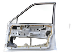 PORTA DIANTEIRA DIREITA SANTANA 1991/1997 C/DETALHE