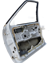 PORTA DIANTEIRA DIREITA SANTANA 1991/1997 C/DETALHE