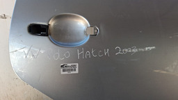PORTA TRASEIRA DIREITA POLO HATCH 2003 A 2014 C/DETALHE