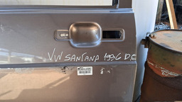 PORTA DIANTEIRA ESQUERDA SANTANA 1998 A 2006 C/DETALHE