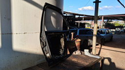 PORTA TRASEIRA DIREITA BORA 2001 A 2011 C/DETALHE