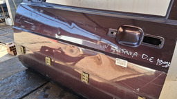 PORTA DIANTEIRA ESQUERDA SANTANA 1998 A 2006 C/DETALHE