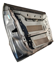 PORTA DIANTEIRA ESQUERDA AUDI A4 1996 A 1998 C/DETALHE