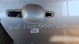 PORTA TRASEIRA DIREITA NEW TRITON 2017 A 2024 C/DETALHE