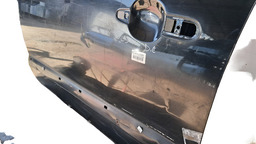 PORTA DIANTEIRA ESQUERDA TUCSON 2005 A 2017 C/DETALHE