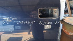 PORTA DIANTEIRA ESQUERDA S10 BLAZER 2001 A 2011 C/DETALHE