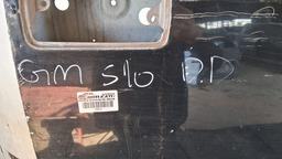 PORTA DIANTEIRA DIREITA S10 BLAZER 1995 A 2000 C/DETALHE