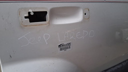 PORTA TRASEIRA DIREITA GRAND CHEROKEE 1994 A 1998 C/DETALHE